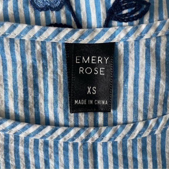 Emery Rose Pinstripe Embroidered Short Sleeve Top Size Extra Small - Picture 10 of 13